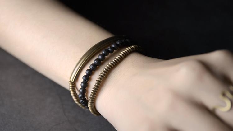 Volcanic Stone Layered Bracelet – Artistic Vintage Design