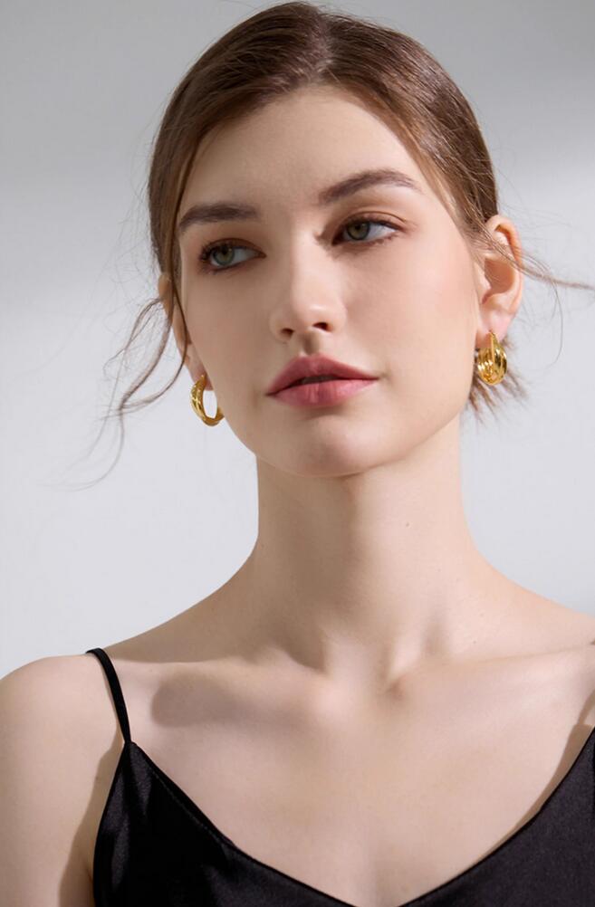 Glamour / Hoop earring