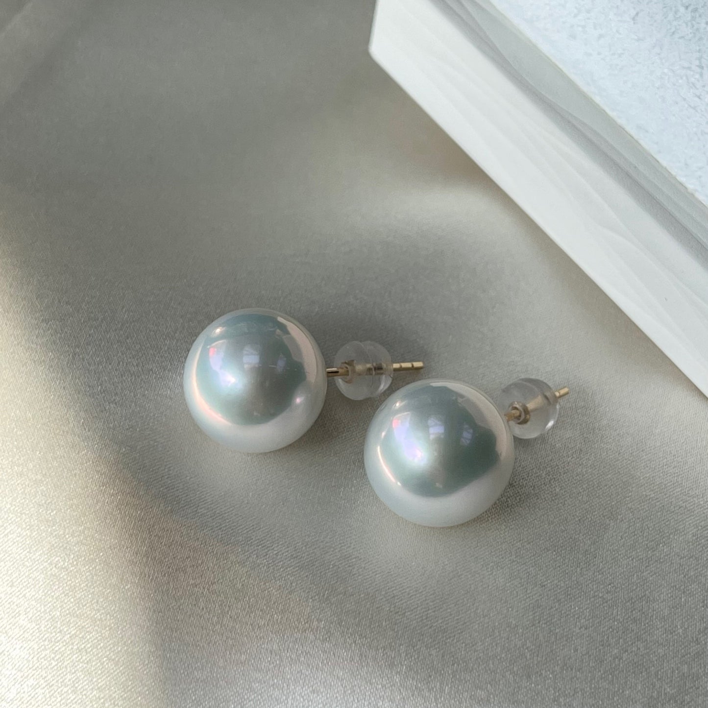 Edison Sea water Pearls Earrings 18K